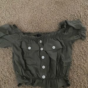 Short sleeve of the shoulder crop top